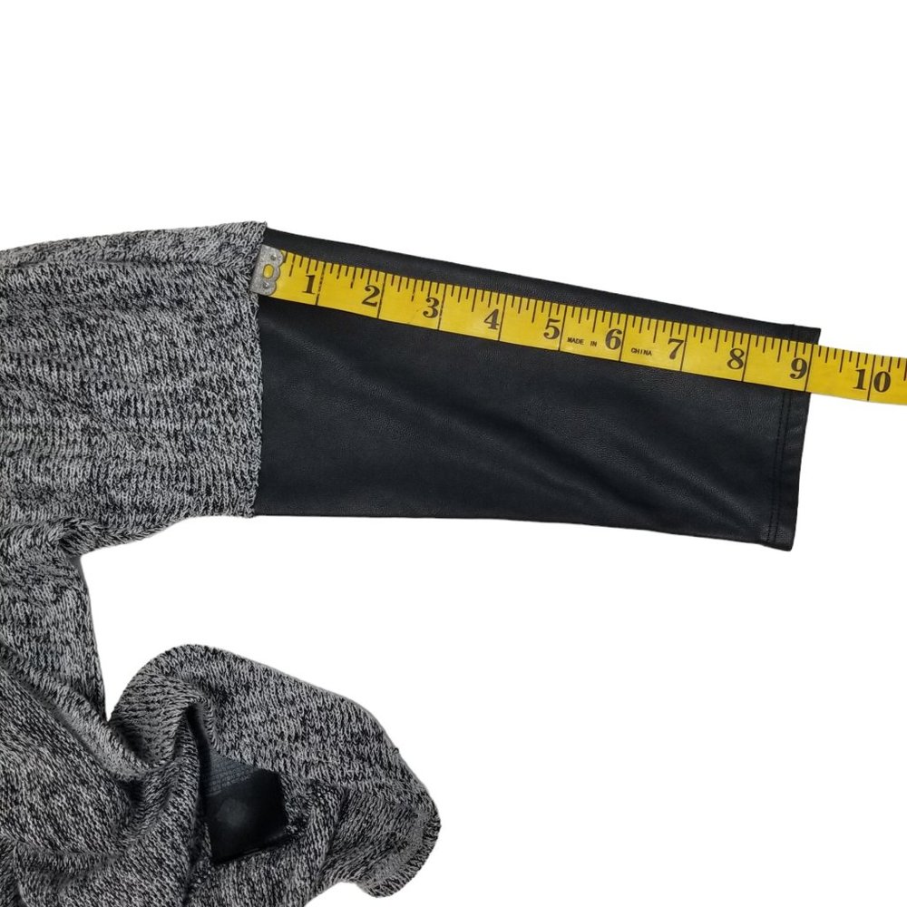 Divided by H&M Long Sleeve Top - Picture 14 of 14